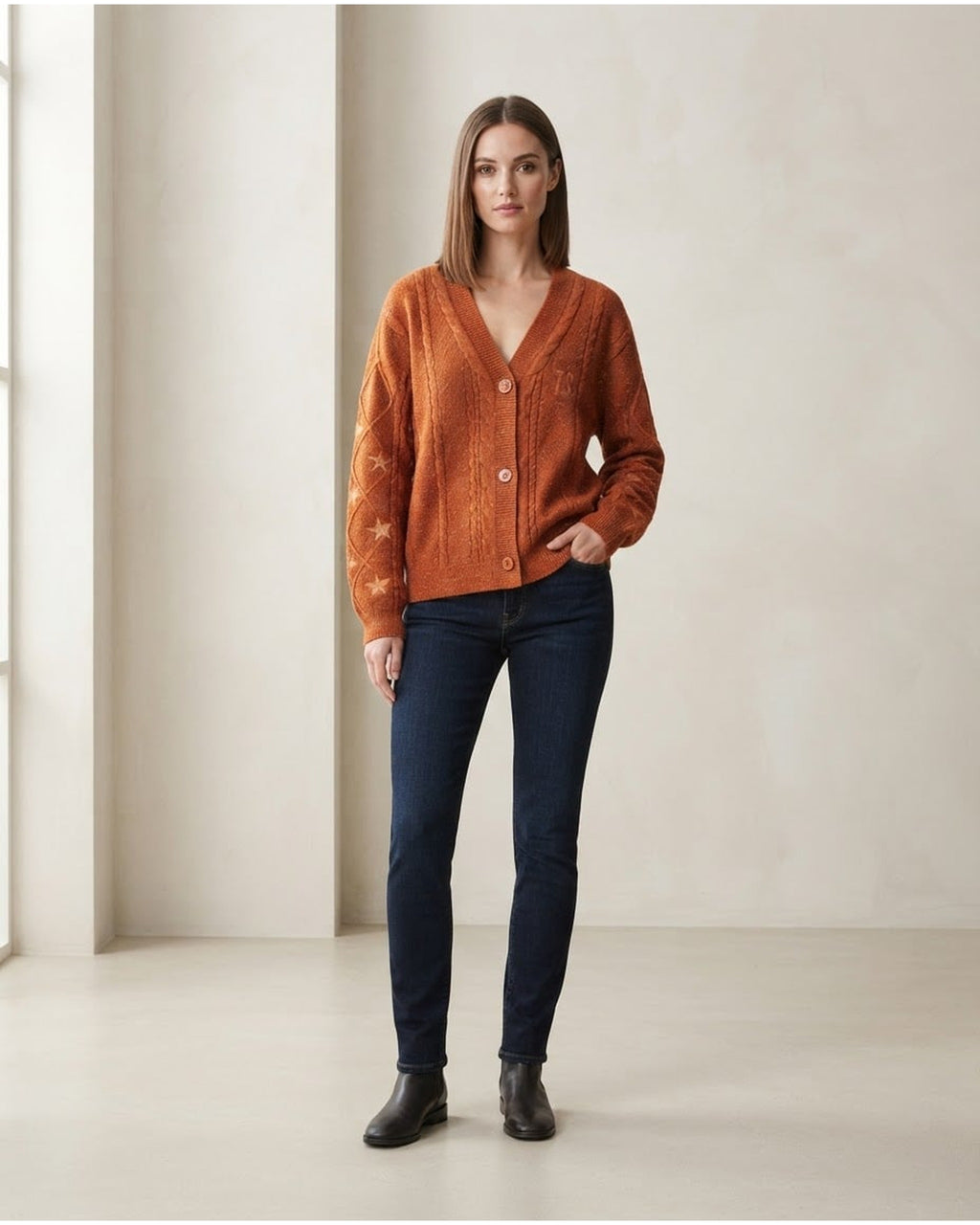 Amelia | Elegant Cable-Knit Cardigan for Autumn/Winter - Front View