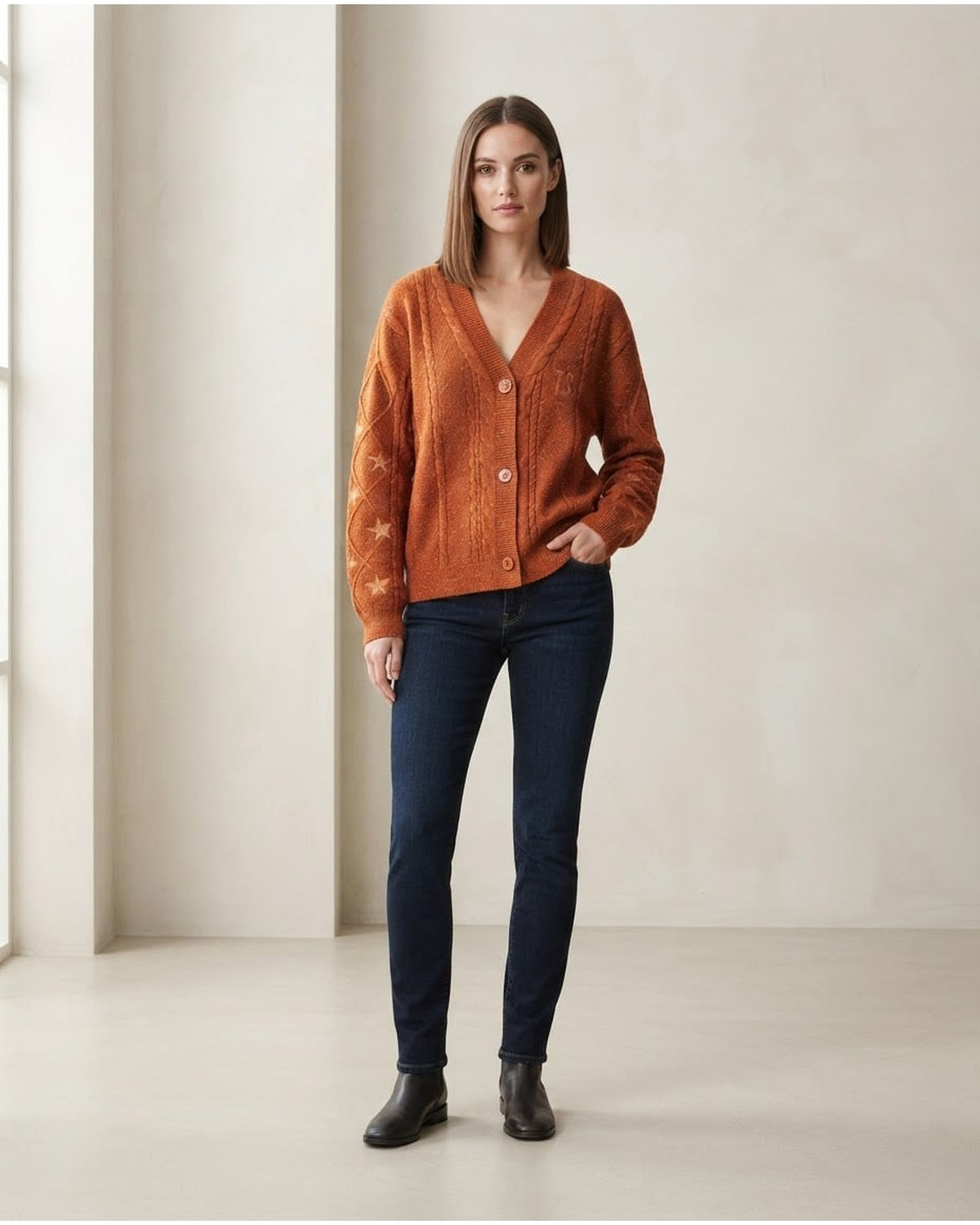 Amelia | Elegant Cable-Knit Cardigan for Autumn/Winter - Front View