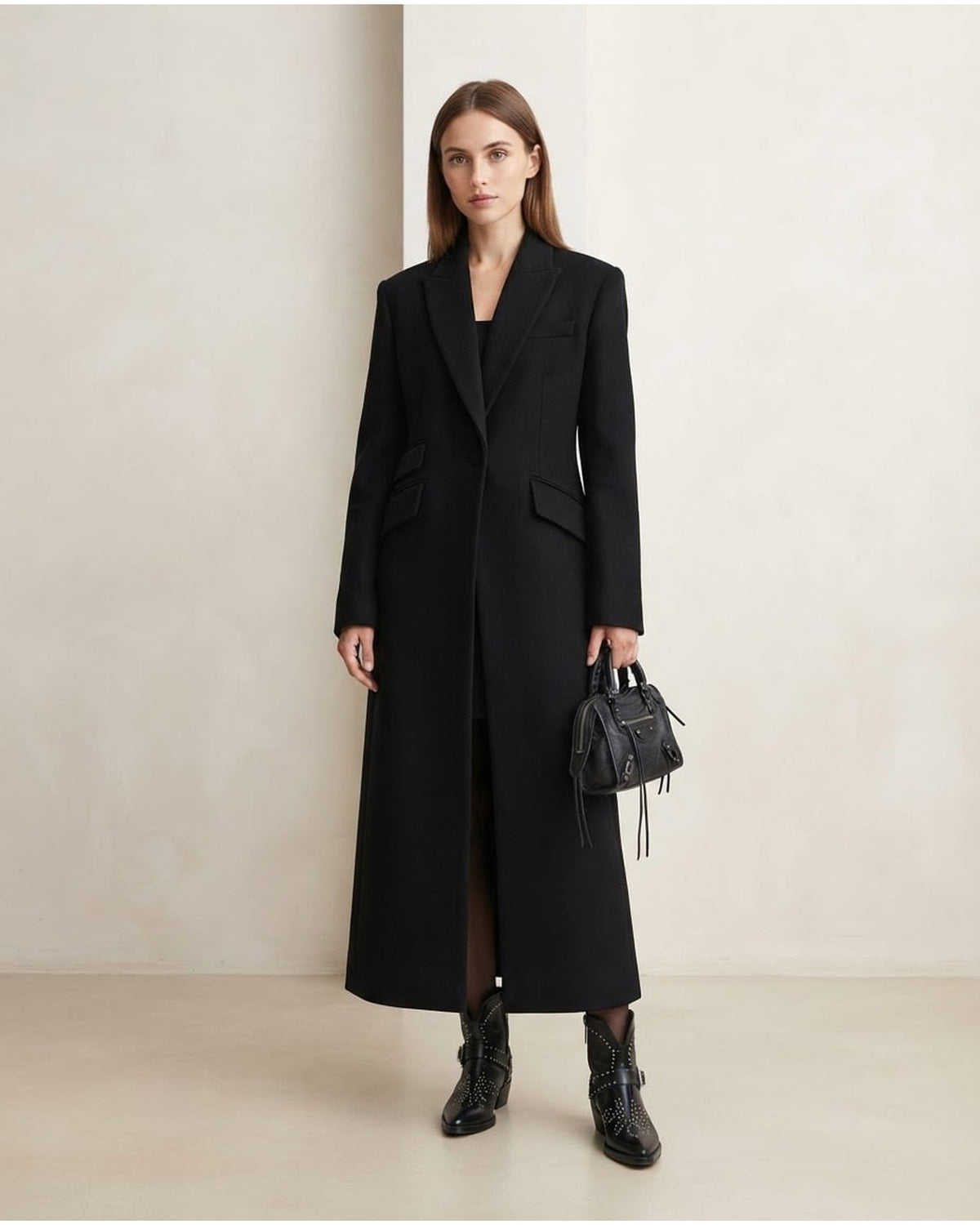 Amelia | Elegant Tailored Coat for Winter - Front View