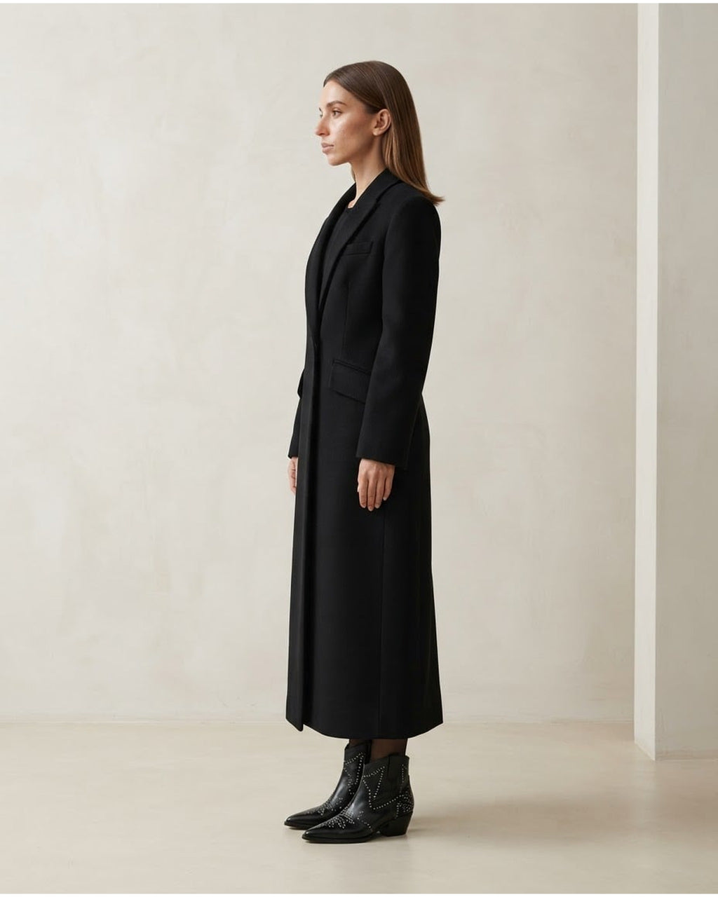 Amelia | Elegant Tailored Coat for Winter - Side View