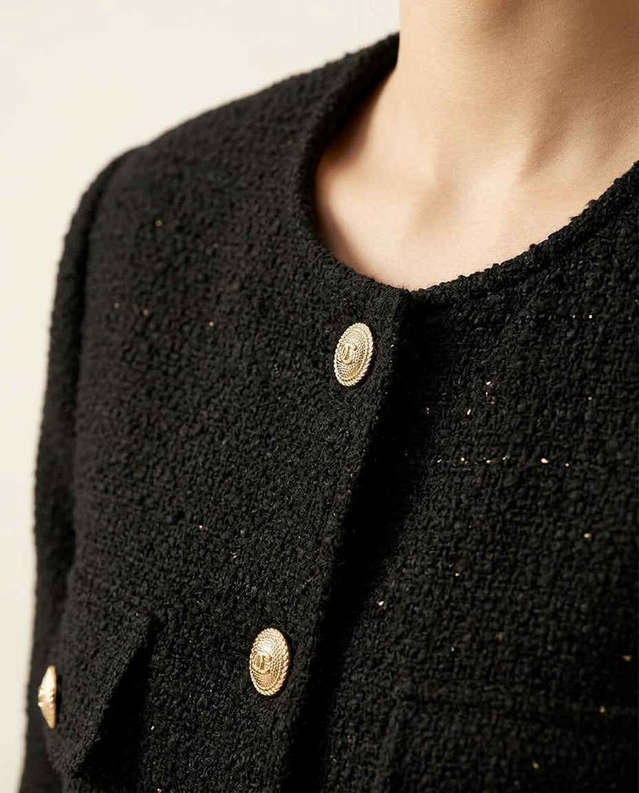 Camille | Effortless Boxy Tweed Jacket for Winter - detail close-up