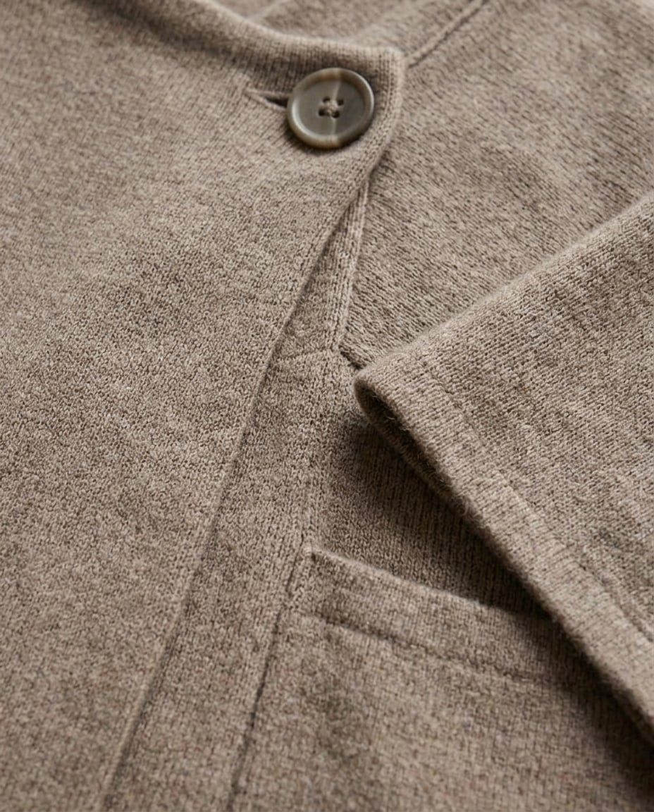 Charlotte | Elegant Sweater for Autumn/Winter - Detail Close-Up