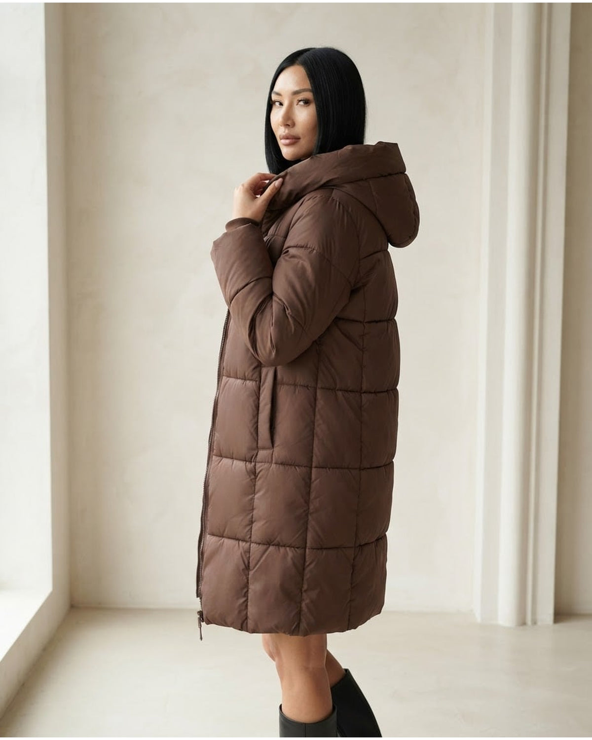 Ella | Effortless Puffer Coat for Winter - Side View