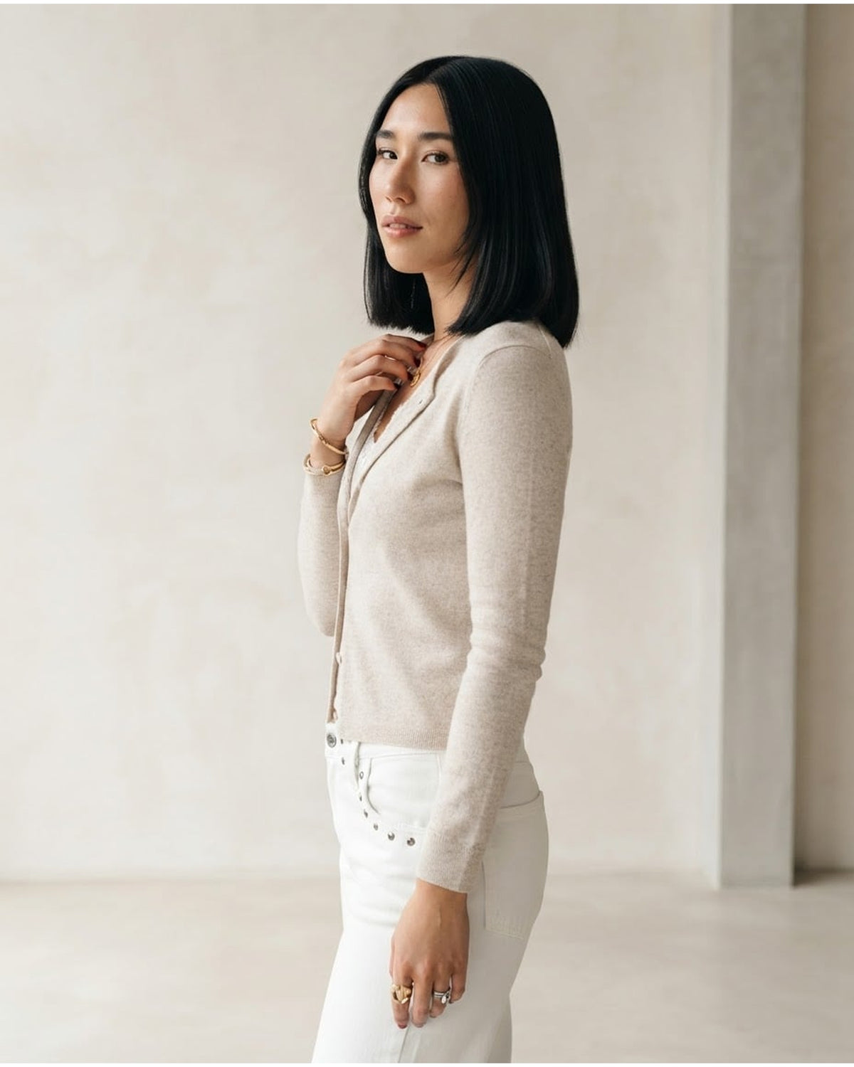 Ella | Elegant Cardigan for Autumn/Winter - Side View