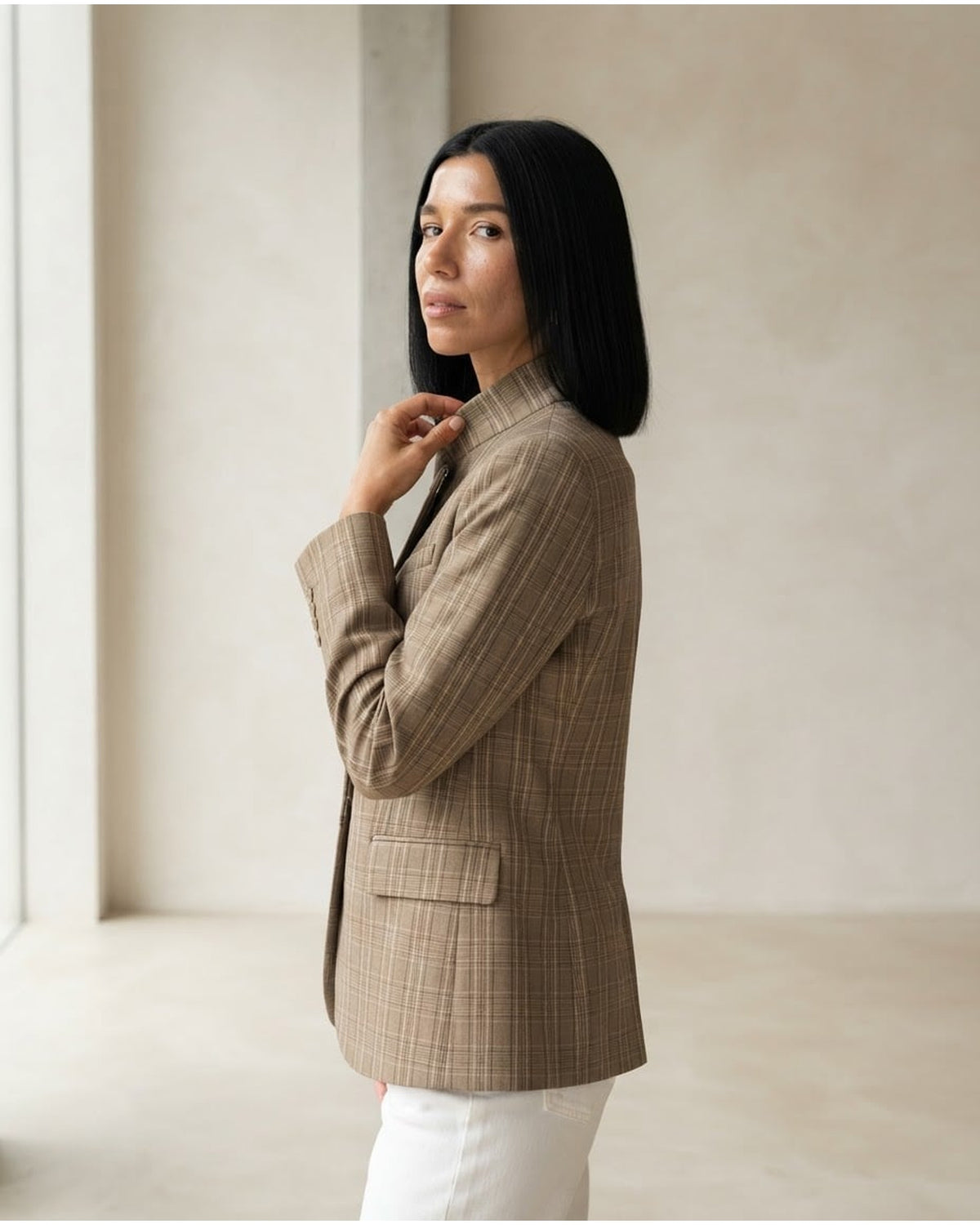Ella | Sophisticated Blazer for Autumn/Winter - Side View