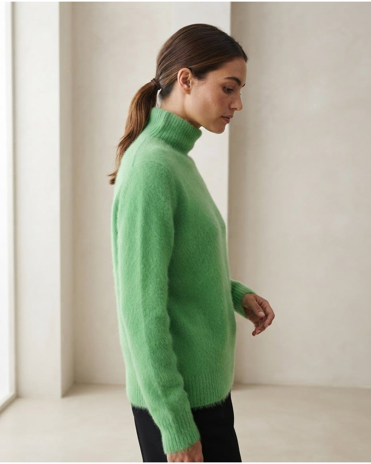 Freya | Elegant Turtleneck Sweater for Autumn/Winter - Side View