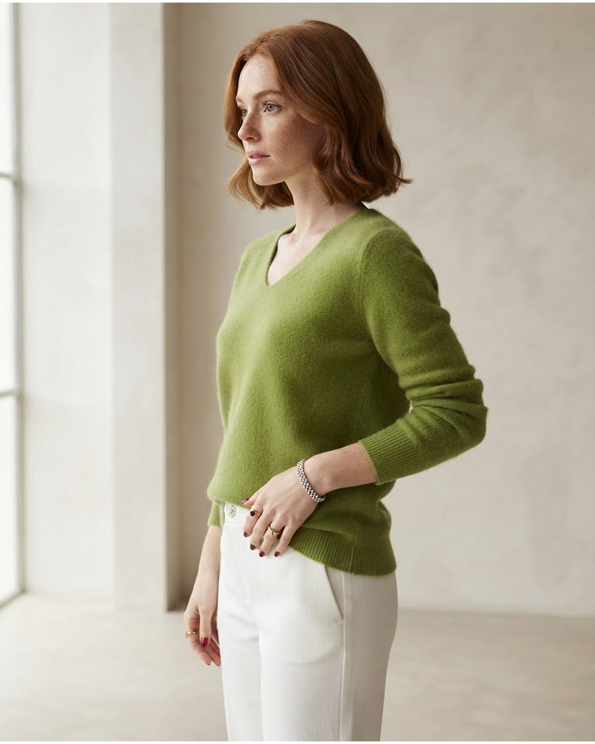 Isla | Timeless Knit Sweater for Autumn/Winter - Side View