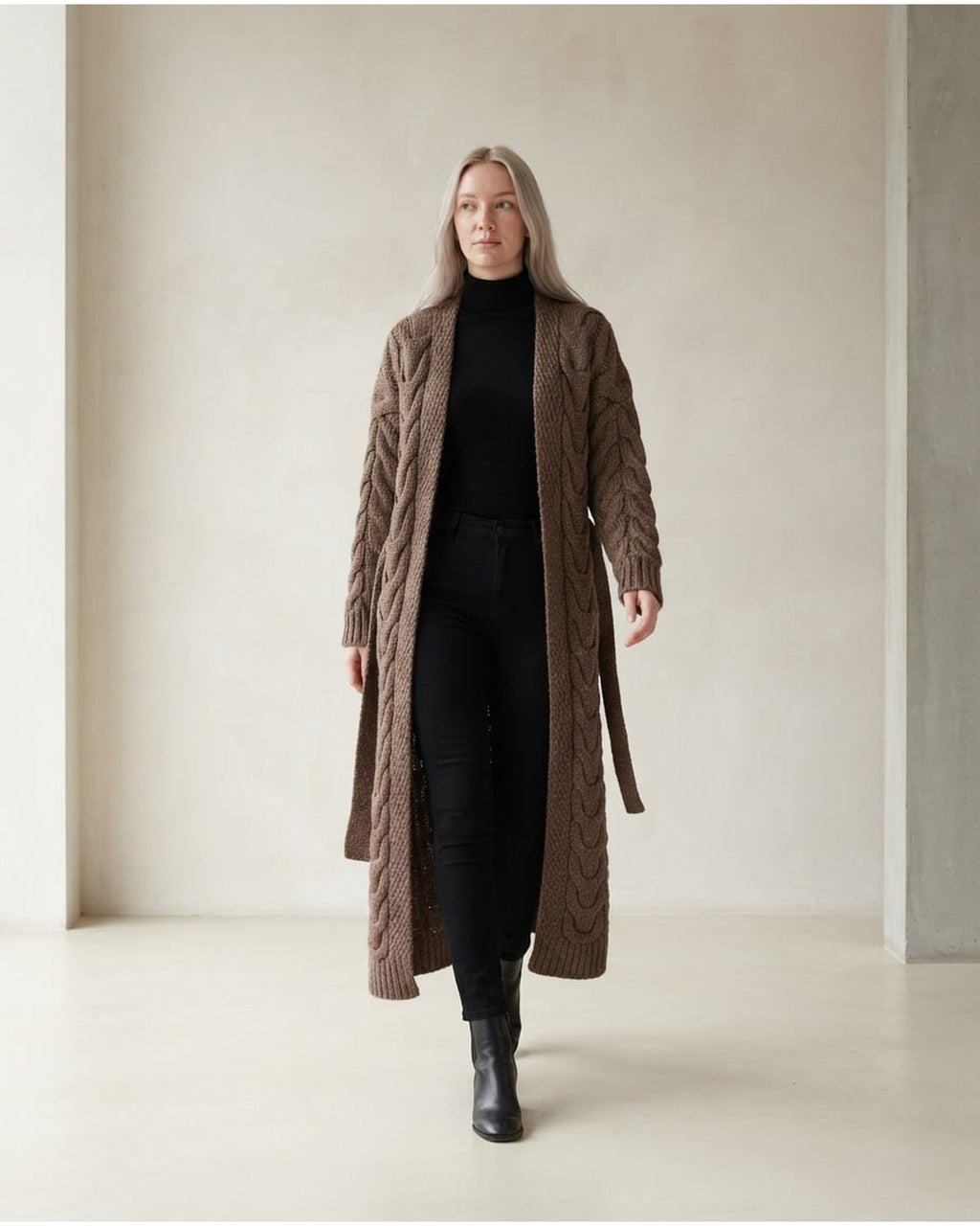 Lily | Elegant Cable-Knit Cardigan for Autumn/Winter - Front View
