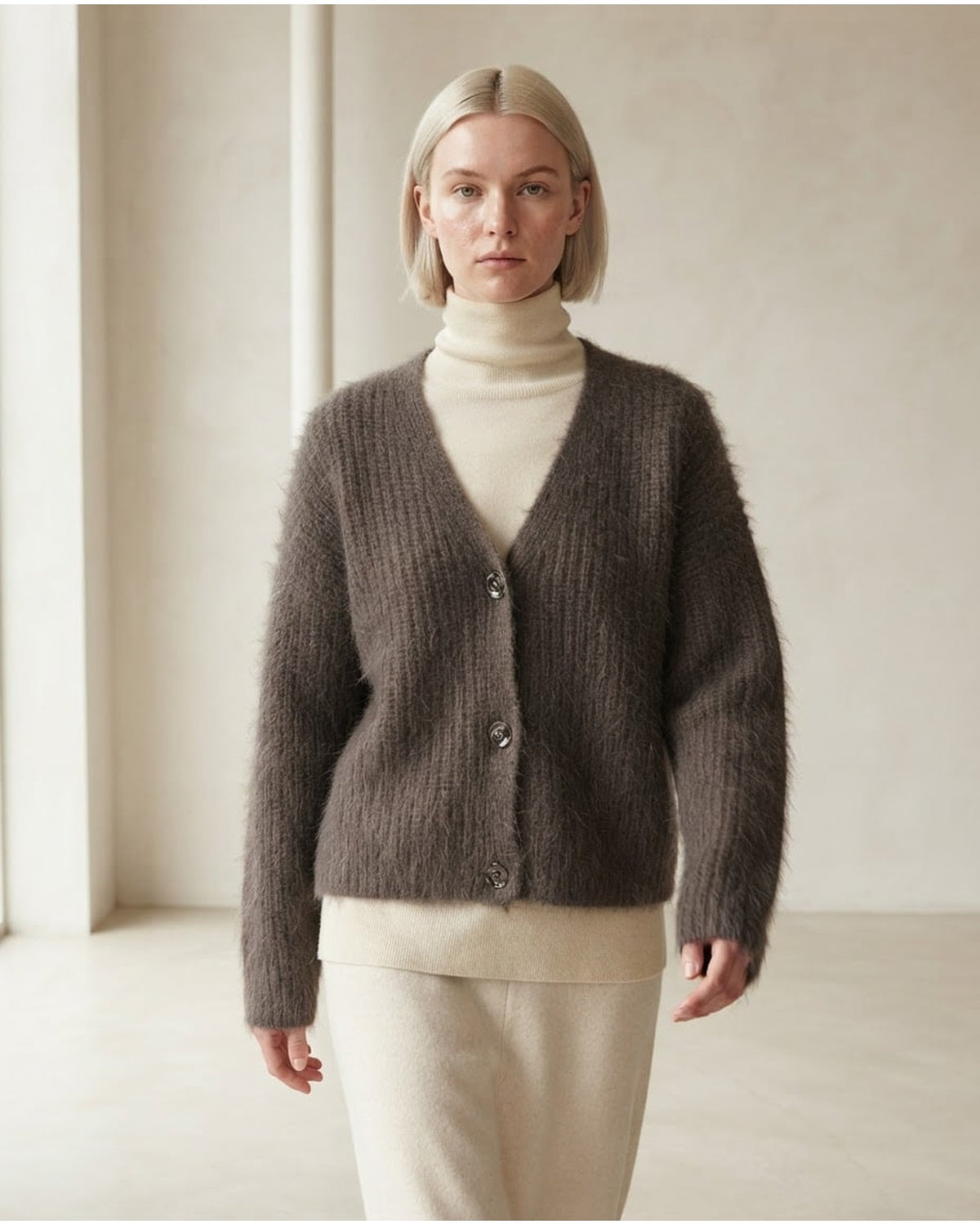 Lily | Elegant Cardigan for Autumn/Winter - Front View