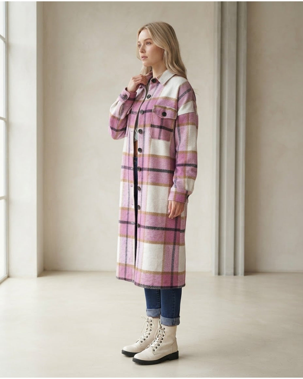 Lily | Elegant Plaid Coat for Winter - Side View
