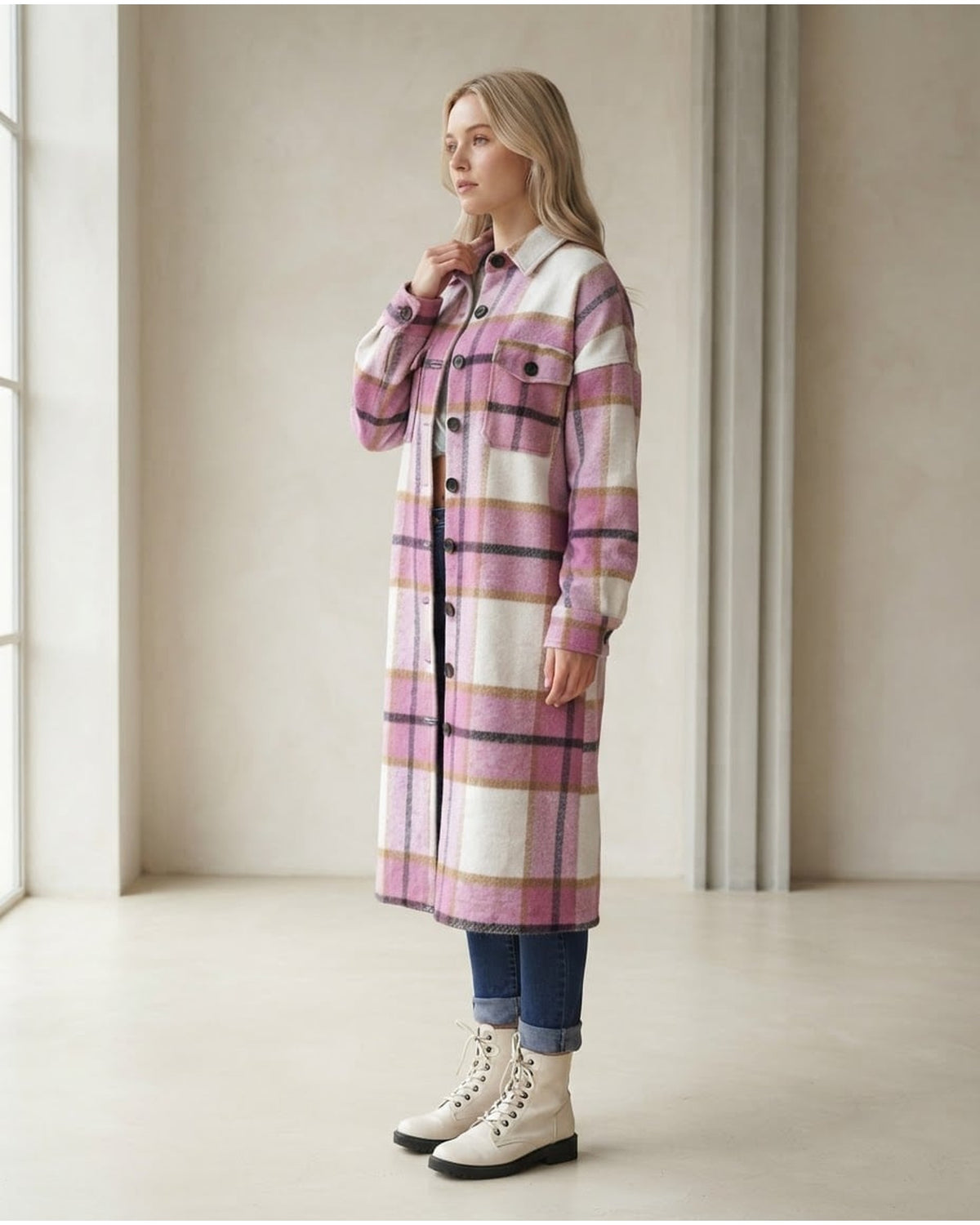 Lily | Elegant Plaid Coat for Winter - Side View