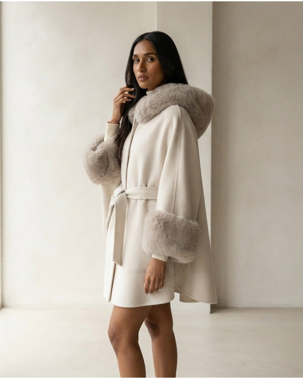 Maya | Elegant Cape Coat for Winter - Side View