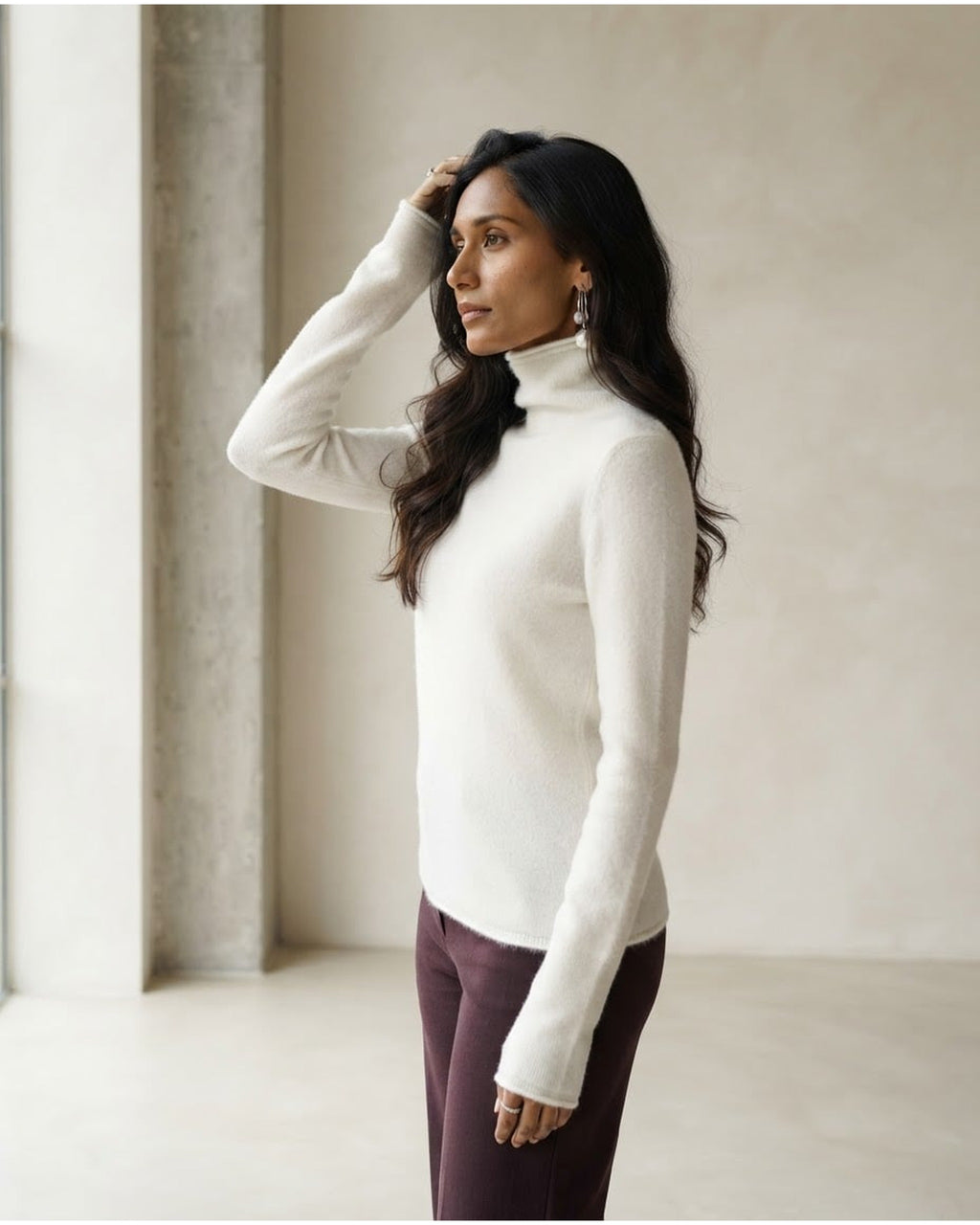 Maya | Elegant Turtleneck Sweater for Autumn/Winter - Side View