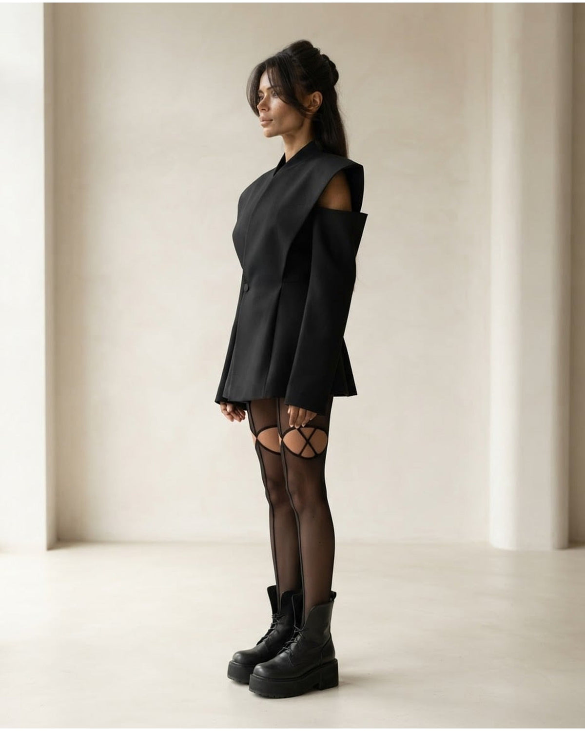 Maya | Sophisticated Blazer for Autumn/Winter - Side View