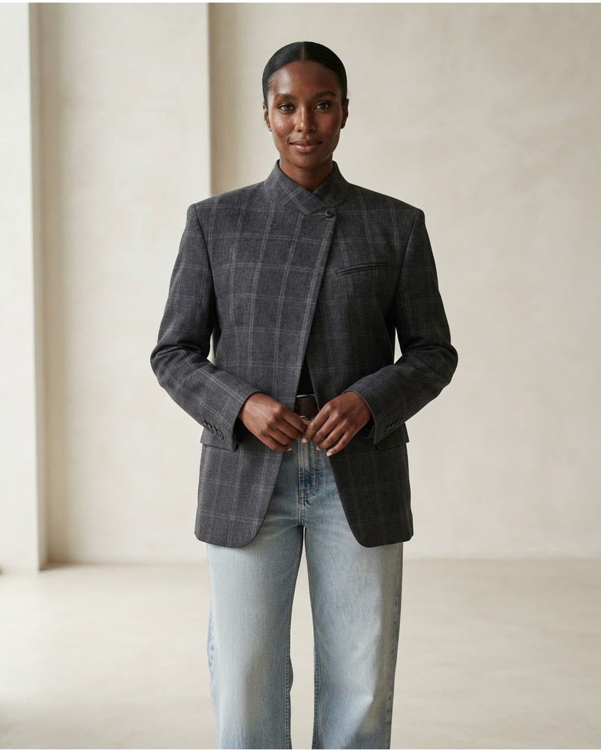 Naomi | Sophisticated Blazer for Autumn/Winter - Front View
