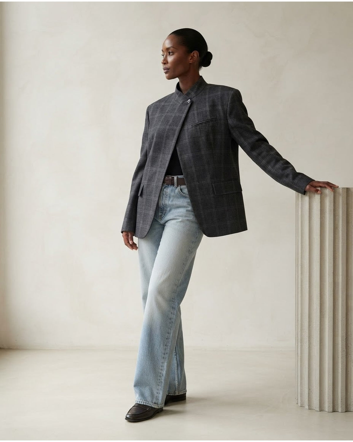Naomi | Sophisticated Blazer for Autumn/Winter - Side View