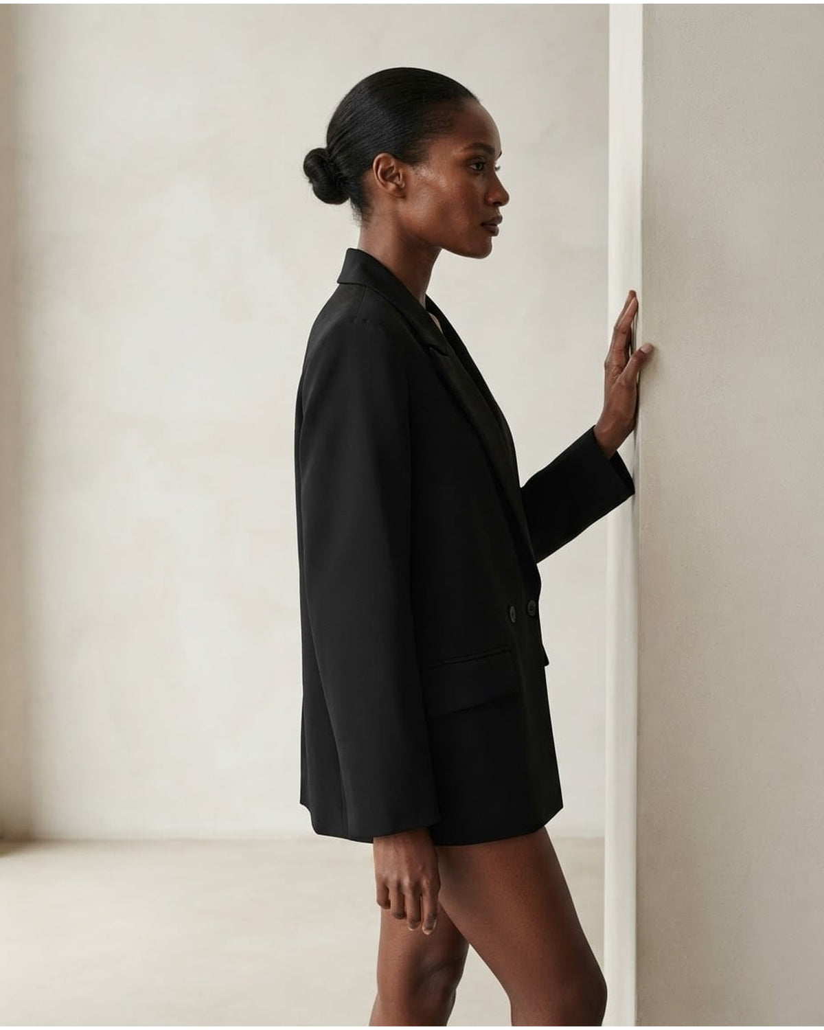 Naomi | Timeless Blazer for Autumn/Winter - Side View