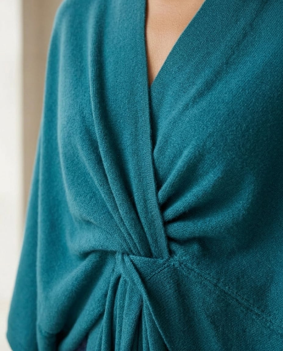 Zara | Effortless Draped Wrap for Autumn/Winter - Detail Close-Up