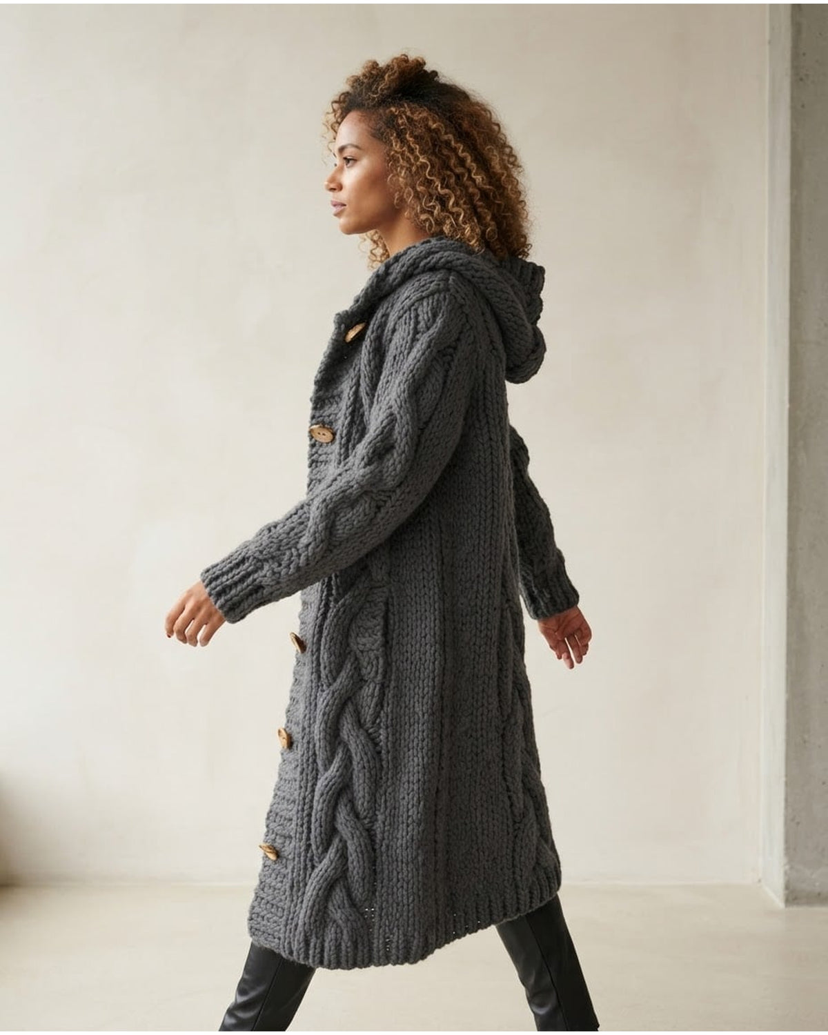 Zara | Elegant Hooded Cardigan for Autumn/Winter - Side View