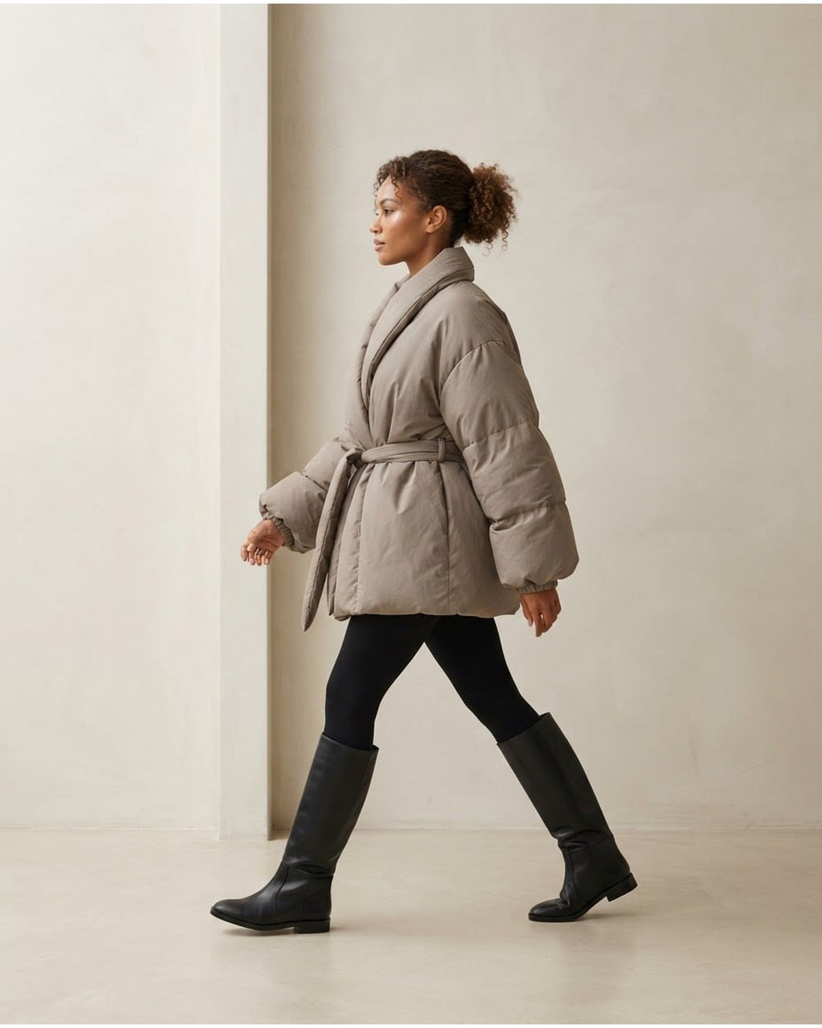 Zara | Elegant Puffer Jacket for Winter - Side View