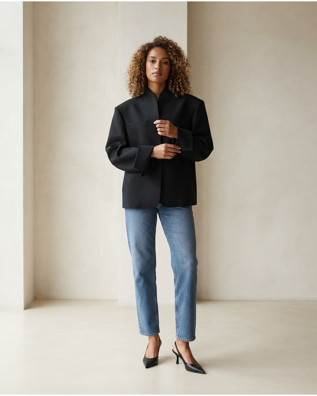 Zara | Sophisticated Oversized Jacket for Autumn/Winter - Front View